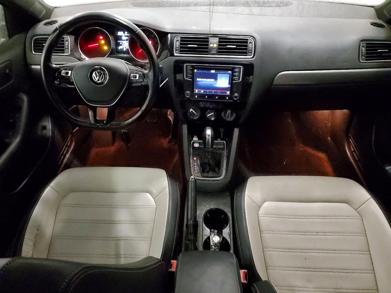 2016 VOLKSWAGEN JETTA SPORT photo 8