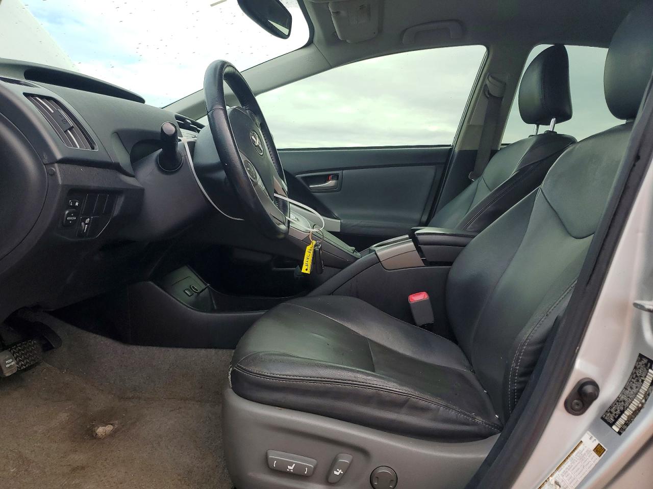2012 TOYOTA PRIUS photo 7