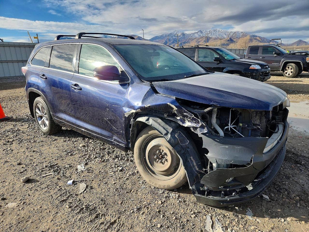2016 TOYOTA HIGHLANDER LE photo 10