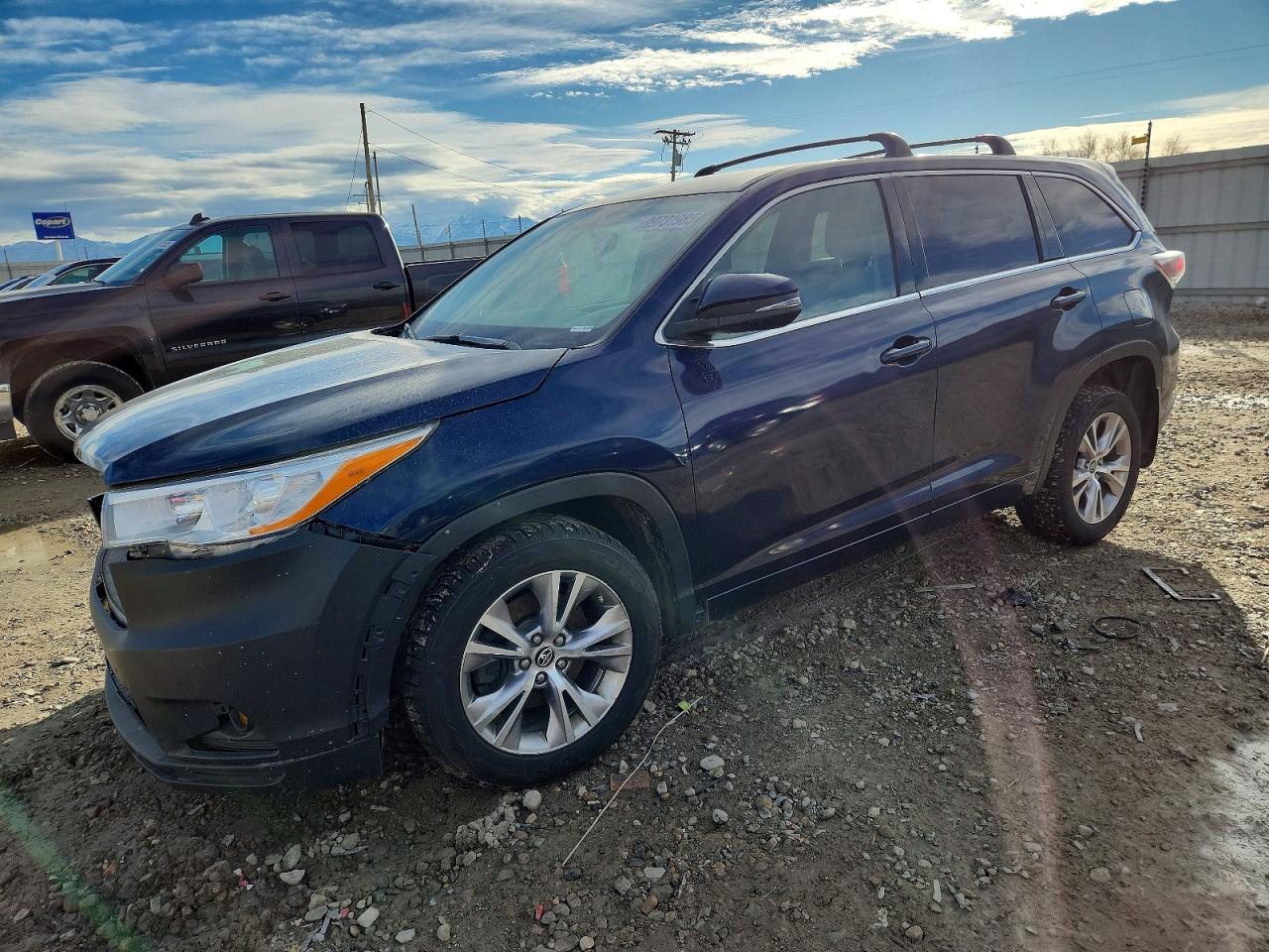 2016 TOYOTA HIGHLANDER