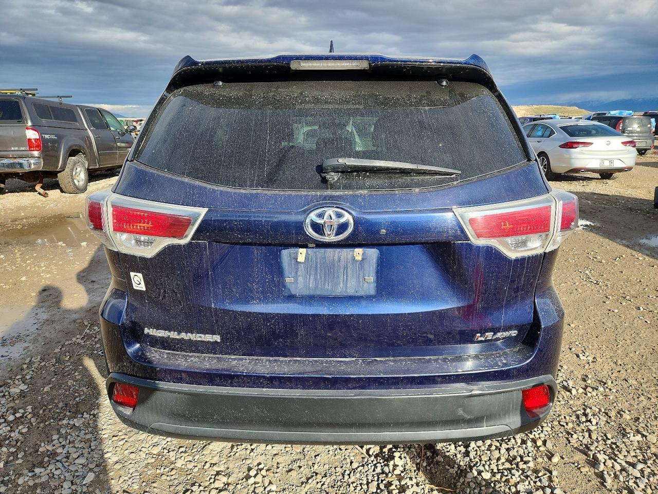 2016 TOYOTA HIGHLANDER LE photo 16