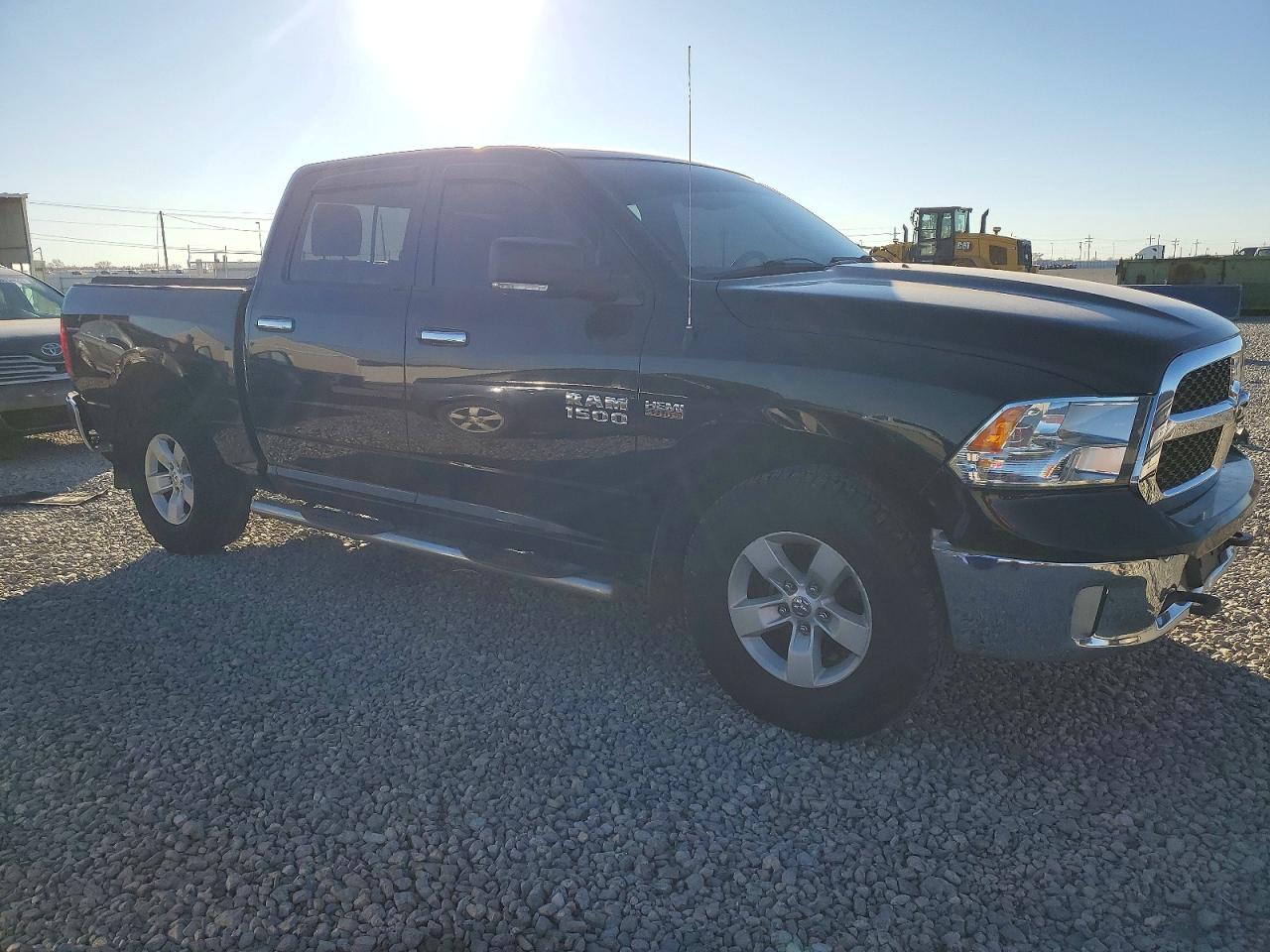 2014 RAM 1500 SLT photo 4