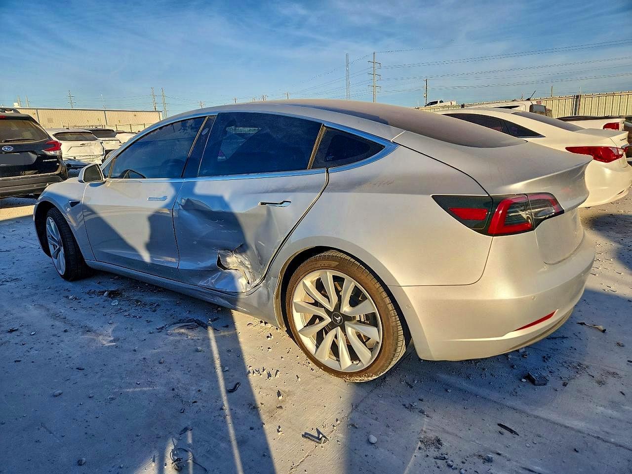 2018 TESLA MODEL 3 photo 2