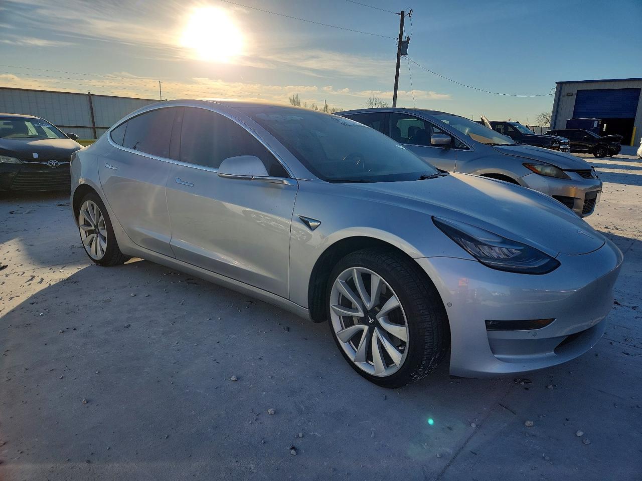 2018 TESLA MODEL 3 photo 4