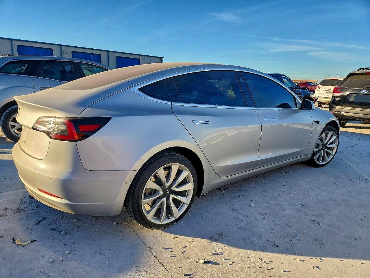 2018 TESLA MODEL 3 photo 3
