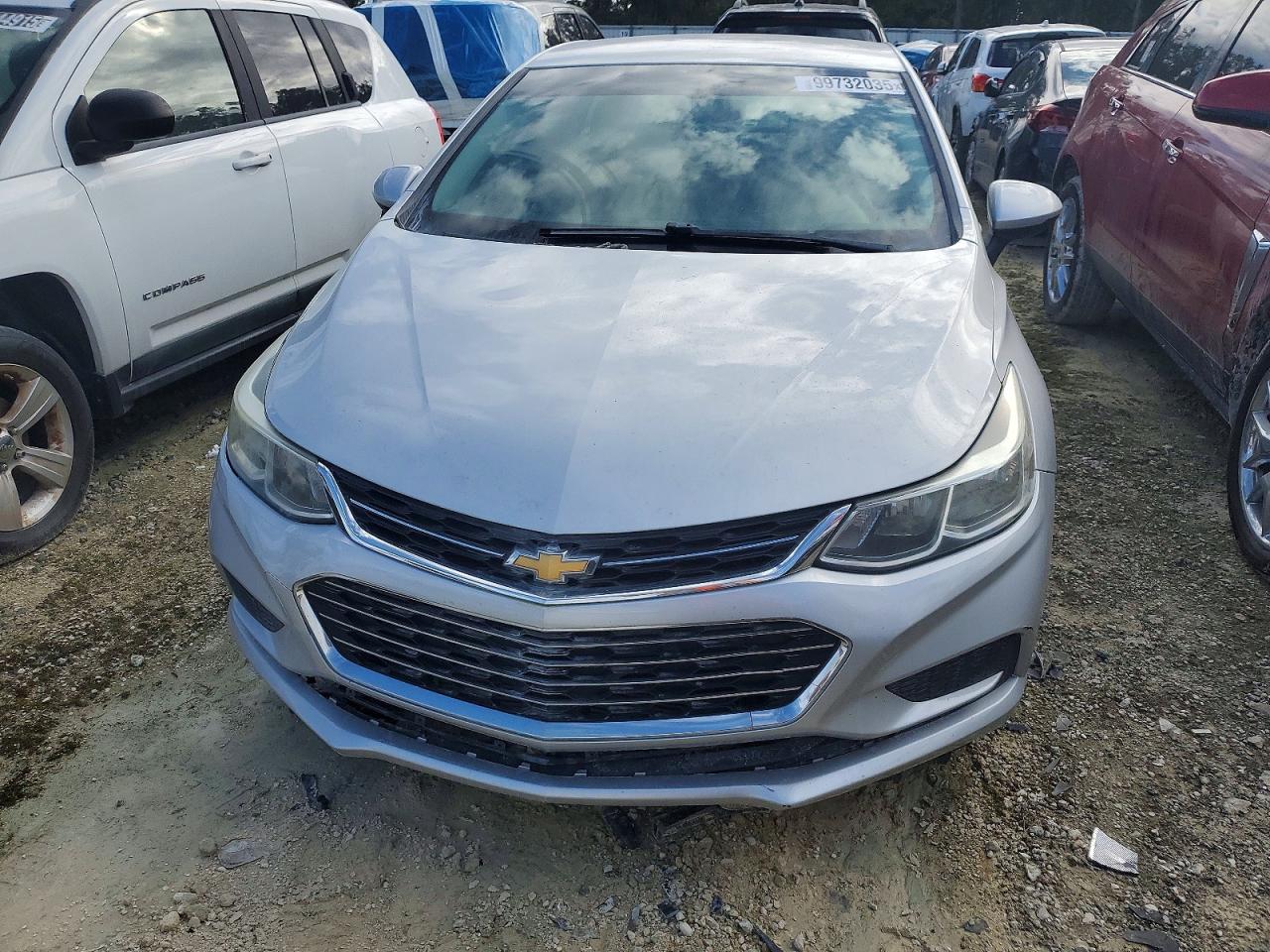 2017 CHEVROLET CRUZE LS photo 5