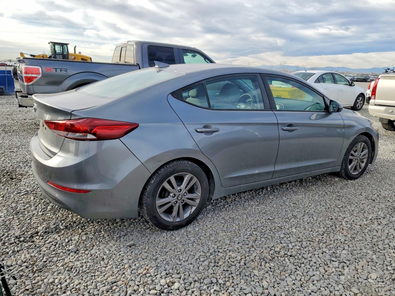 2017 HYUNDAI ELANTRA SE photo 5