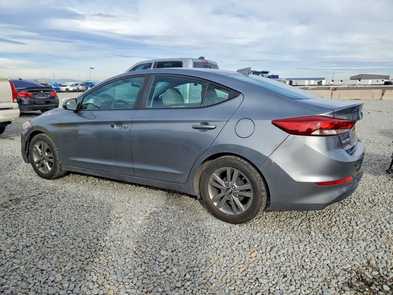 2017 HYUNDAI ELANTRA SE photo 3