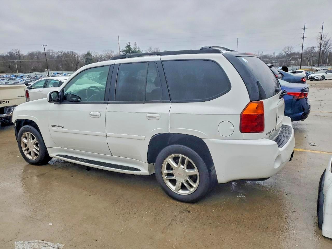 2006 GMC ENVOY DENALI photo 2