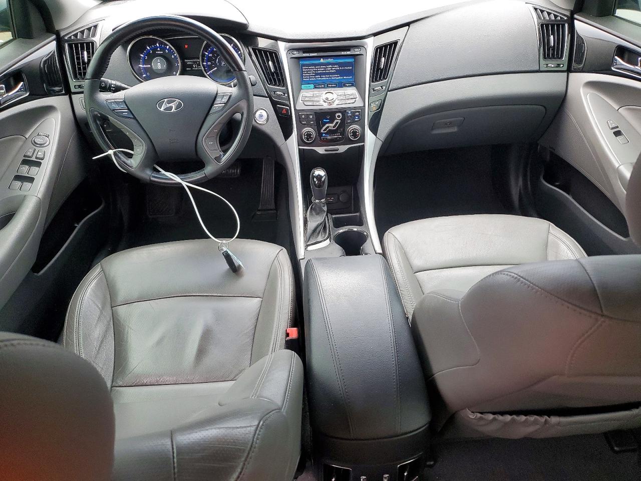 2011 HYUNDAI SONATA SE photo 8