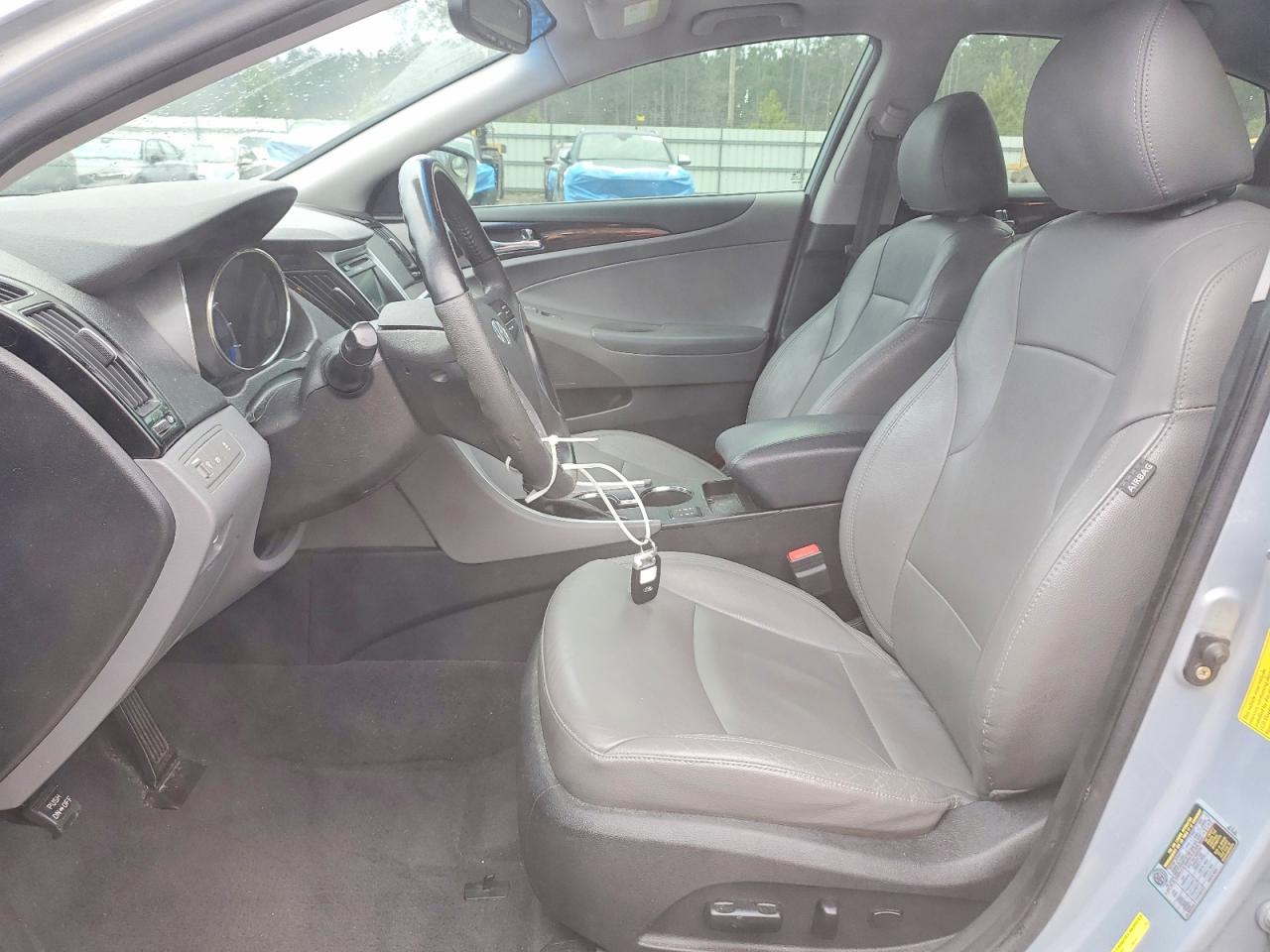 2011 HYUNDAI SONATA SE photo 7