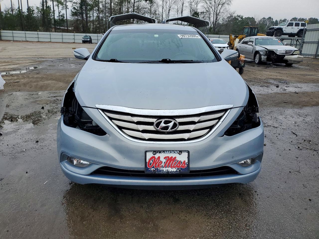 2011 HYUNDAI SONATA SE photo 5