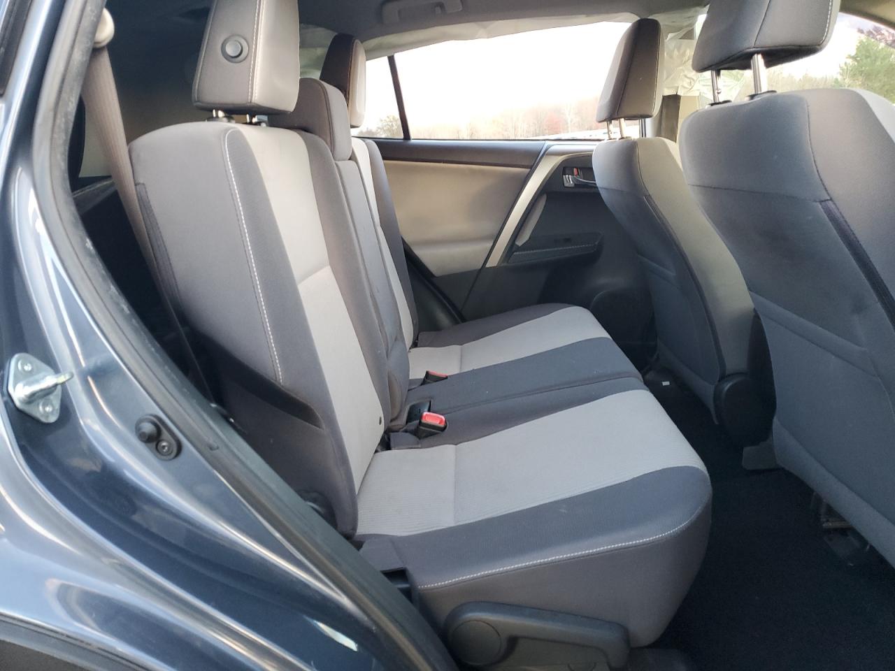 2014 TOYOTA RAV4 XLE photo 11