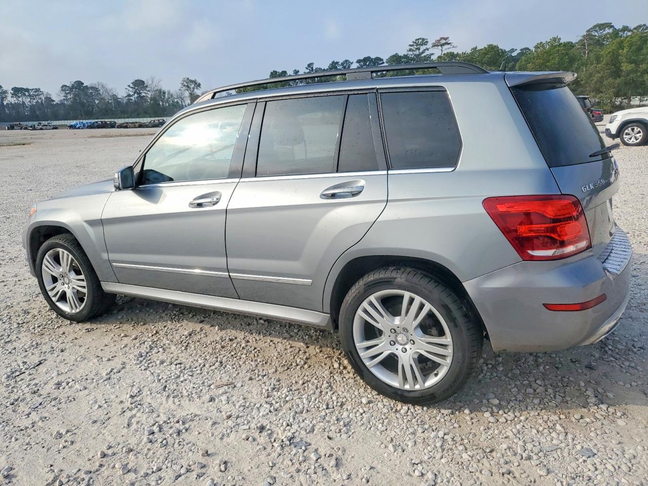 2015 MERCEDES-BENZ GLK 350 photo 2