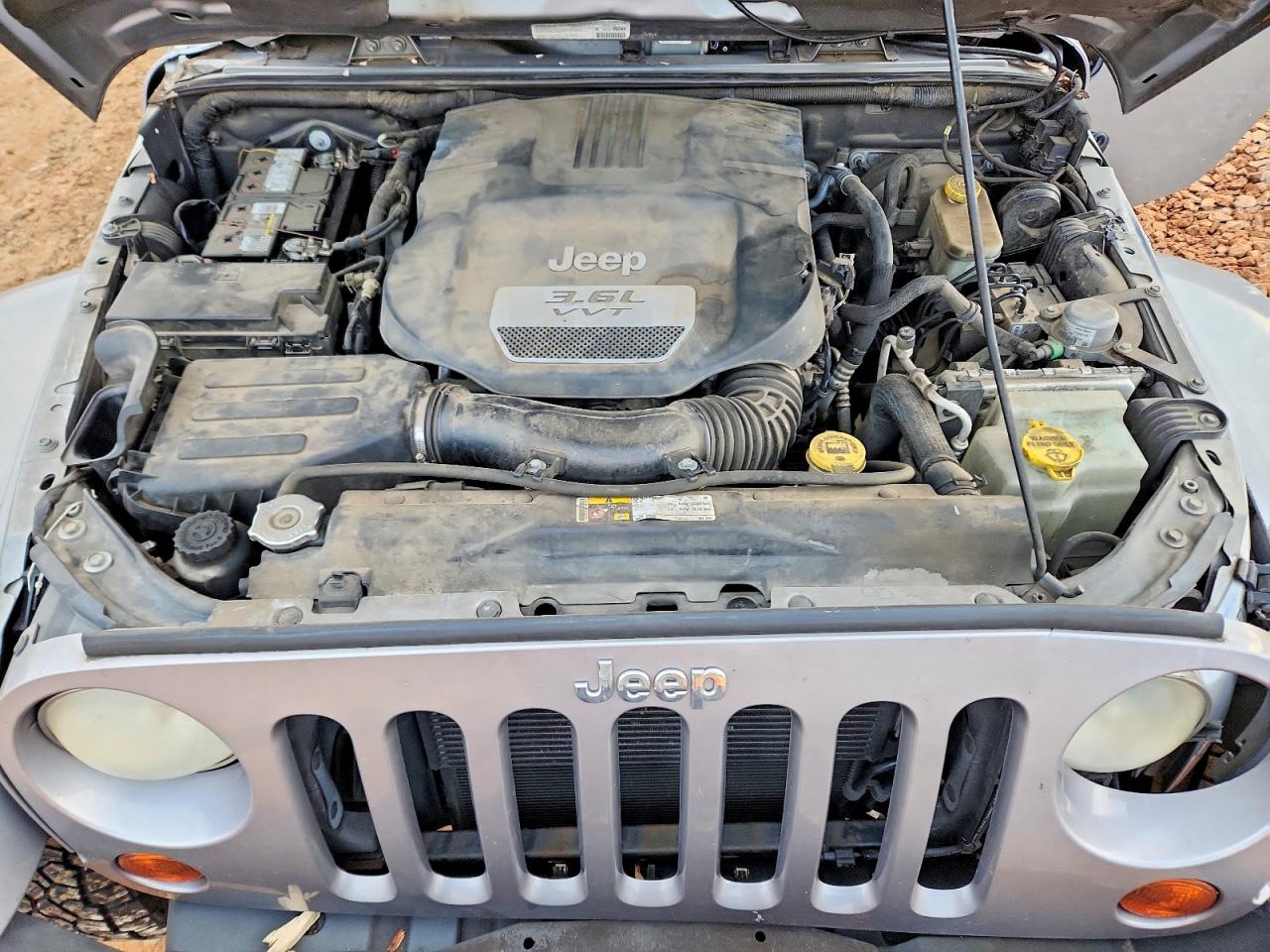 2013 JEEP WRANGLER SAHARA photo 12