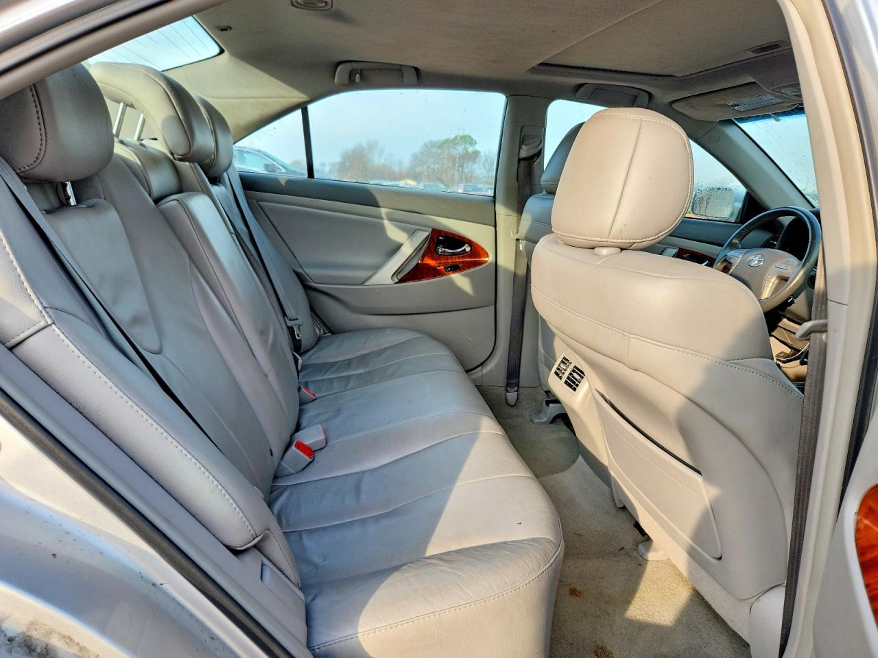 2011 TOYOTA CAMRY BASE photo 10