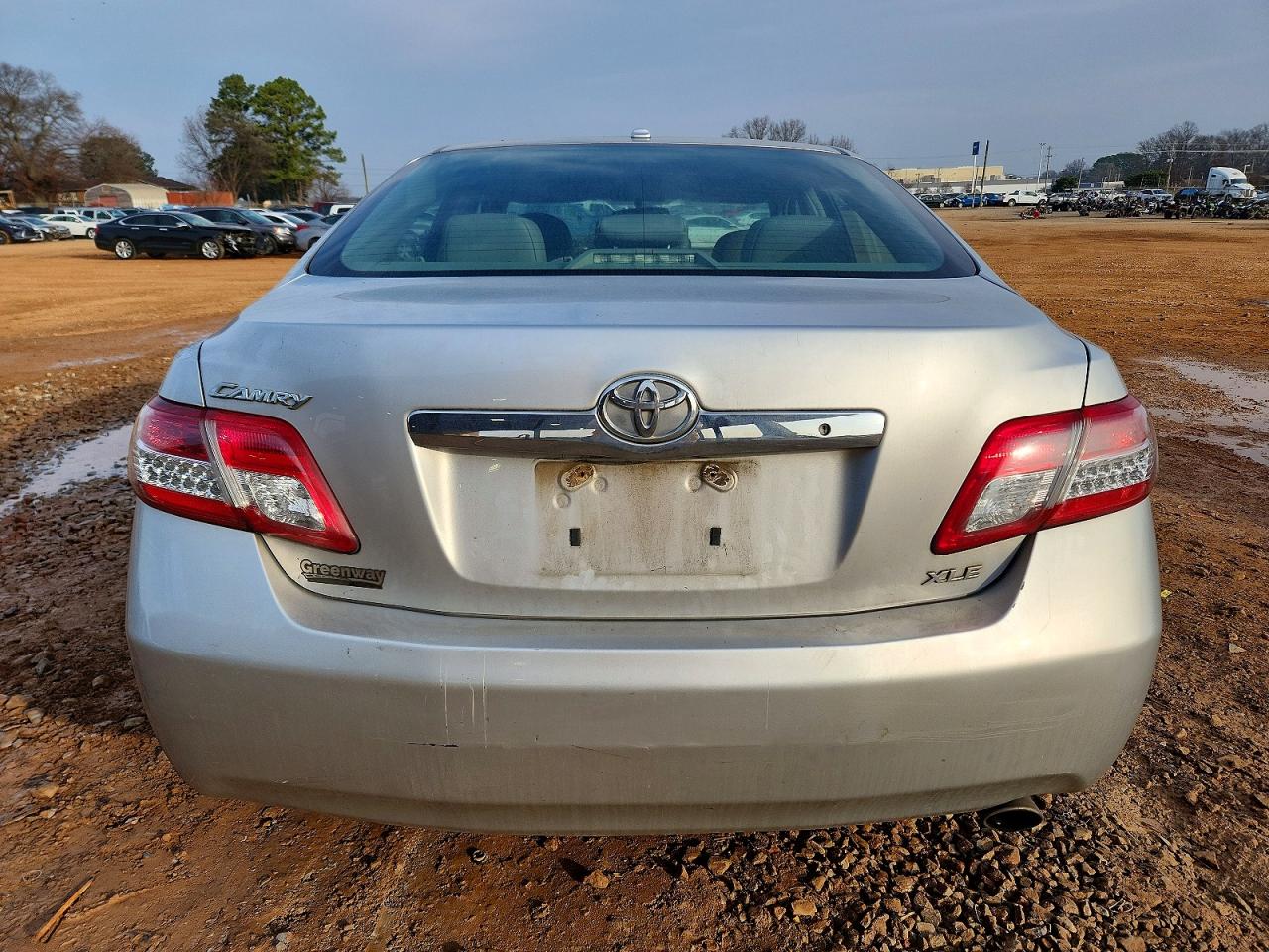 2011 TOYOTA CAMRY BASE photo 6