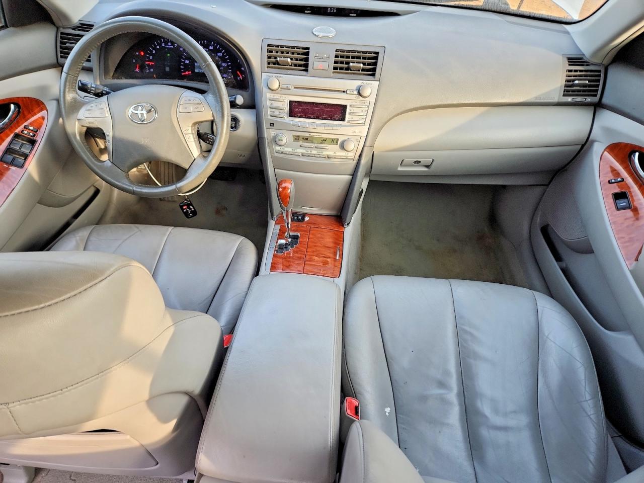 2011 TOYOTA CAMRY BASE photo 8