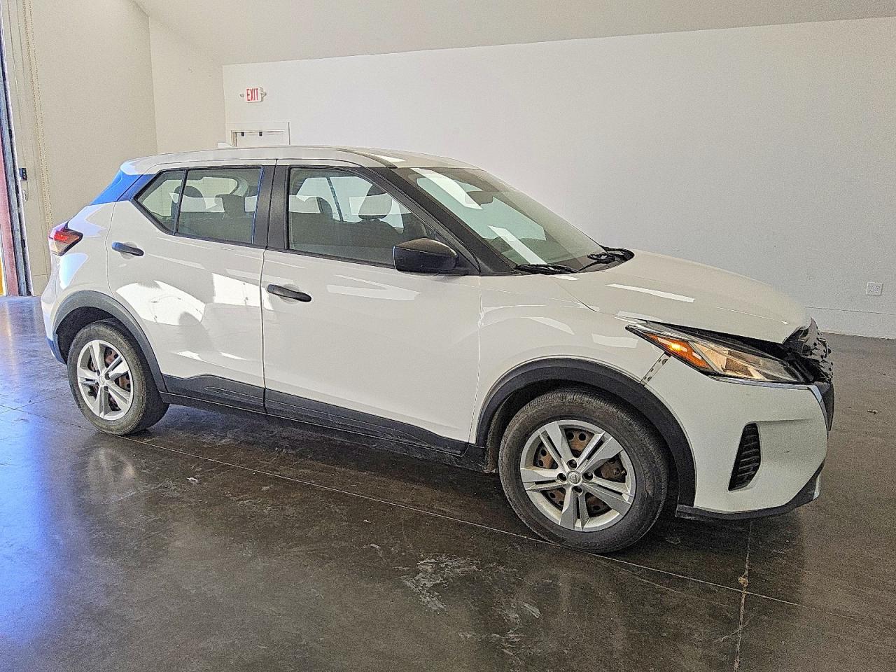 2022 NISSAN KICKS S photo 4