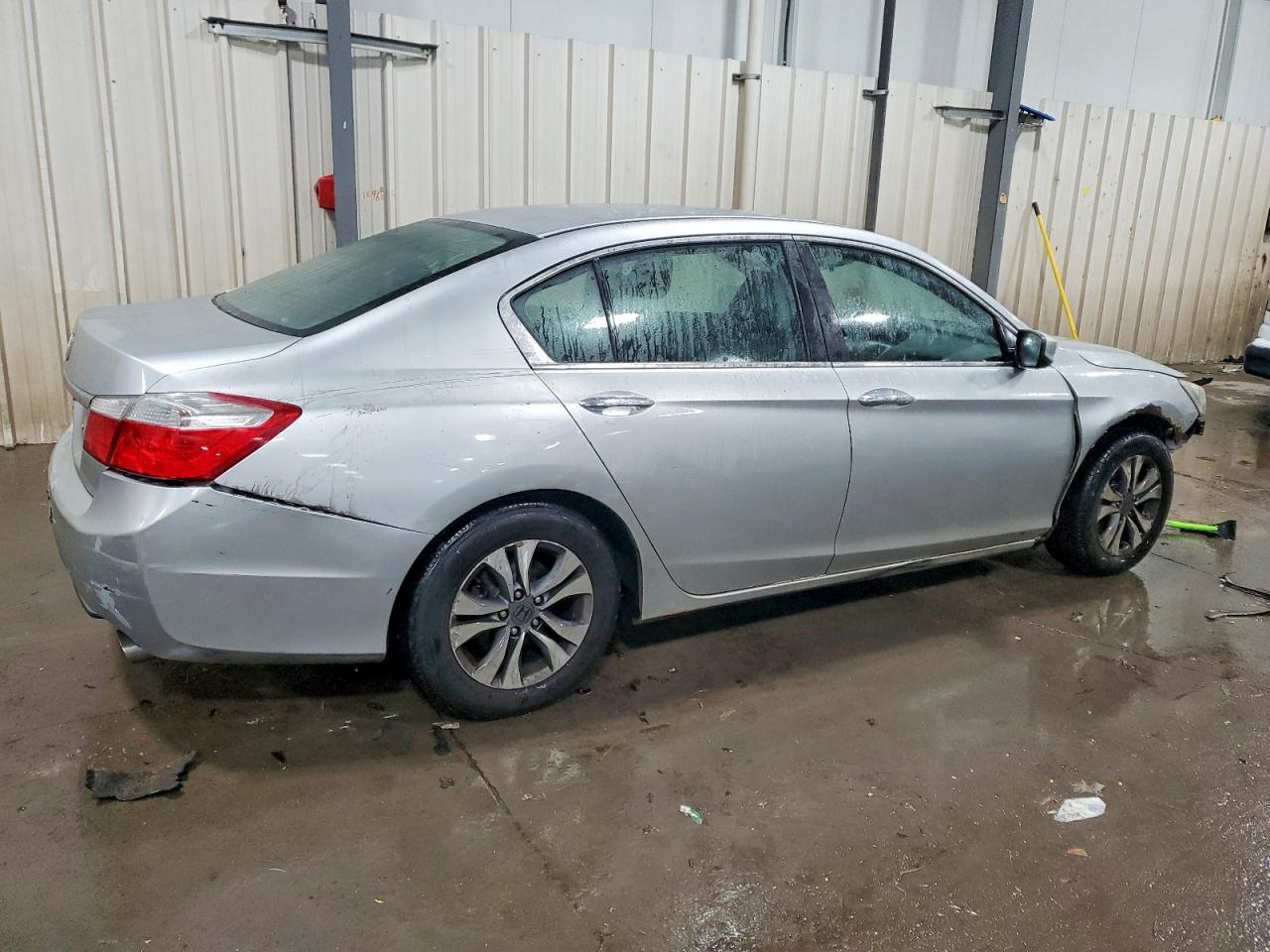 2015 HONDA ACCORD LX photo 3