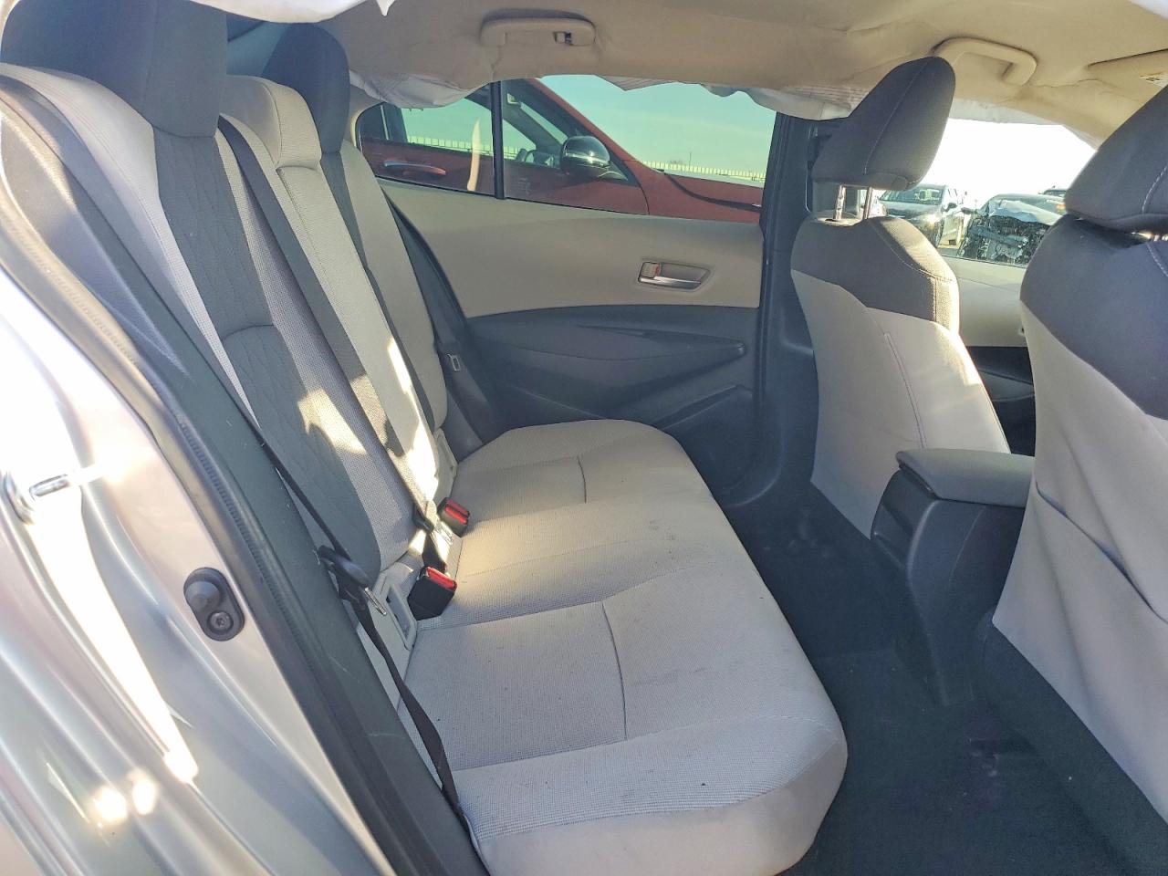 2020 TOYOTA COROLLA LE photo 10