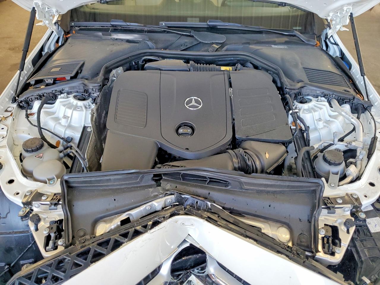 2025 MERCEDES-BENZ C 300 photo 11