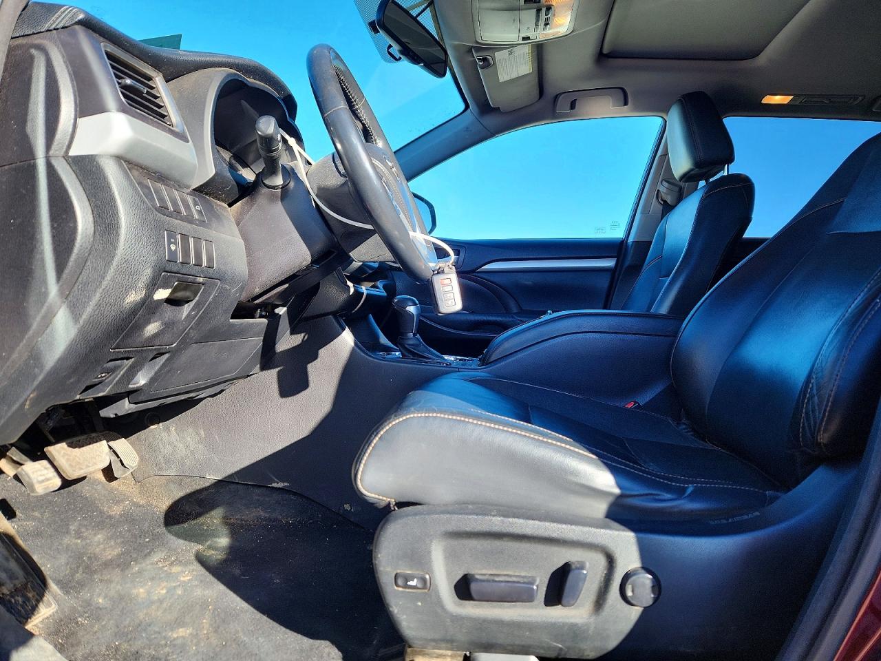 2014 TOYOTA HIGHLANDER XLE photo 7