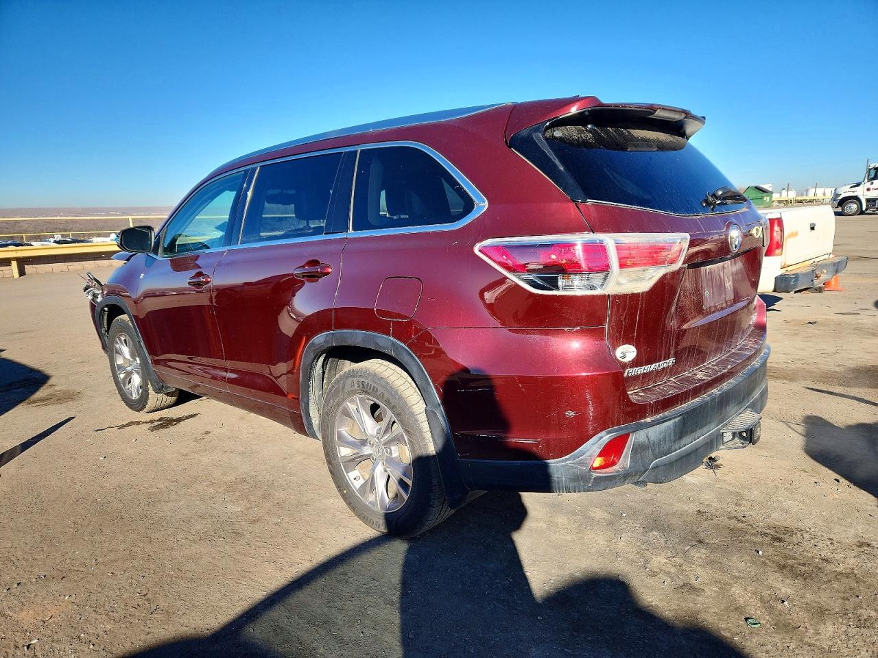 2014 TOYOTA HIGHLANDER XLE photo 2