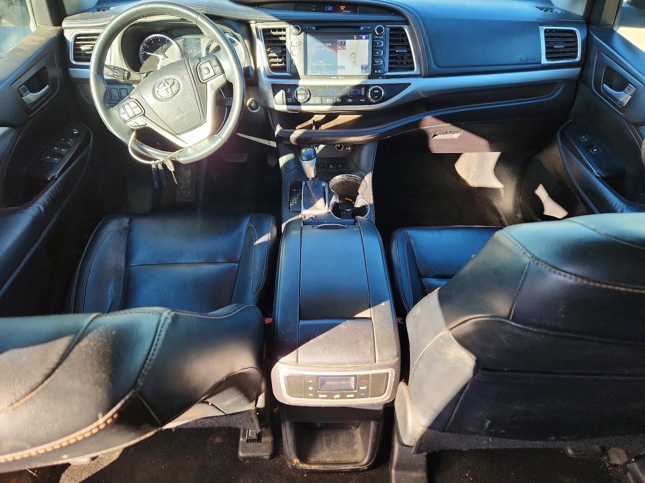 2014 TOYOTA HIGHLANDER XLE photo 8