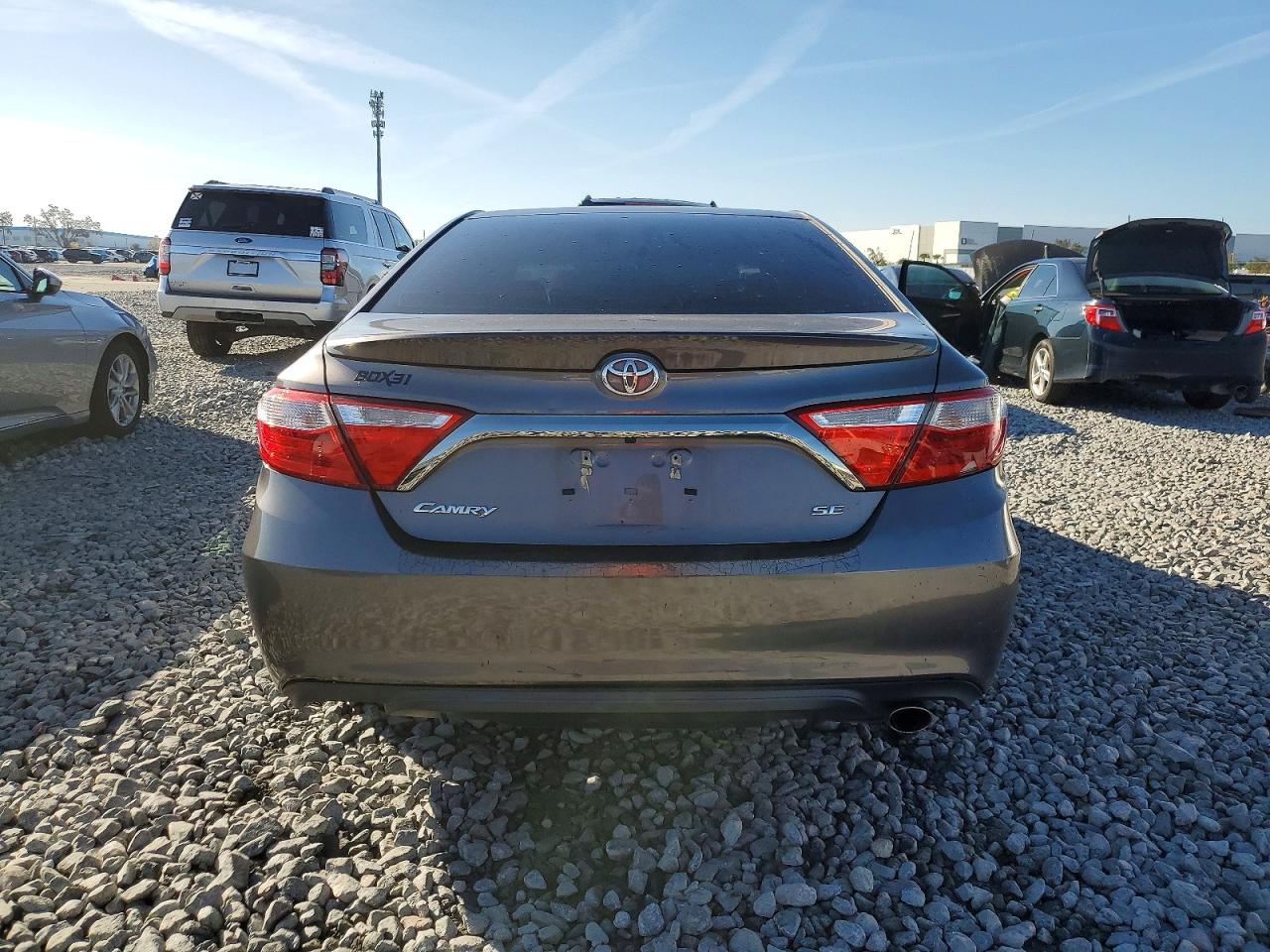 2017 TOYOTA CAMRY LE photo 6