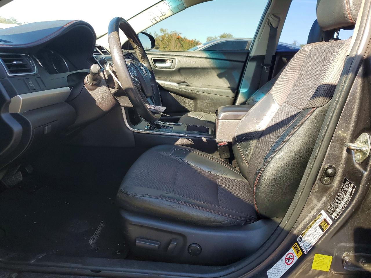 2017 TOYOTA CAMRY LE photo 7