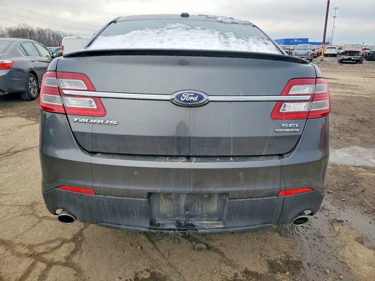 2018 FORD TAURUS SEL photo 6