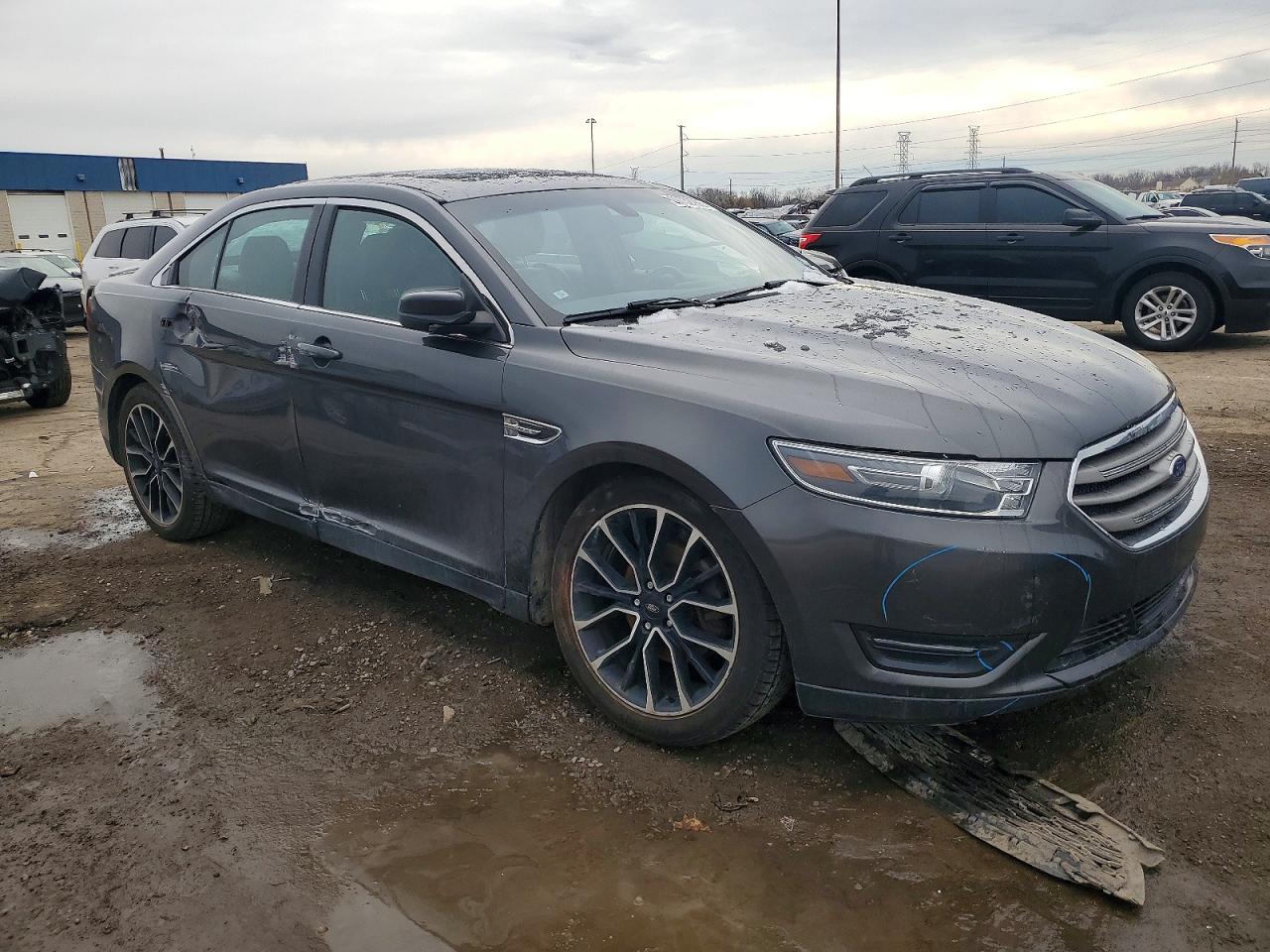 2018 FORD TAURUS SEL photo 4