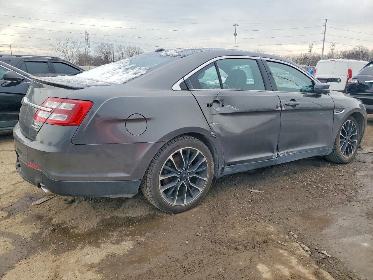 2018 FORD TAURUS SEL photo 3