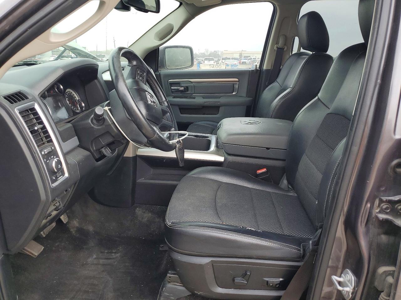 2017 RAM 1500 SLT photo 7