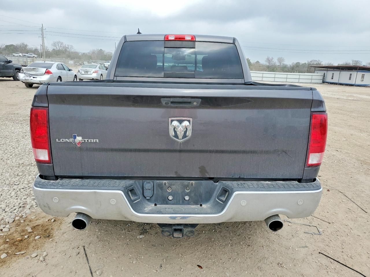 2017 RAM 1500 SLT photo 6