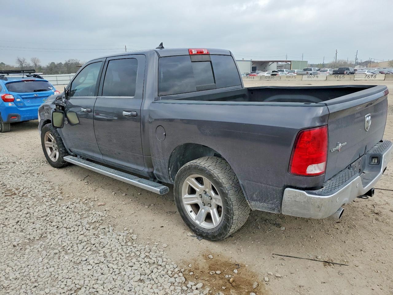 2017 RAM 1500 SLT photo 2