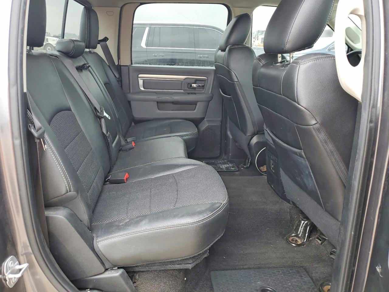 2017 RAM 1500 SLT photo 10