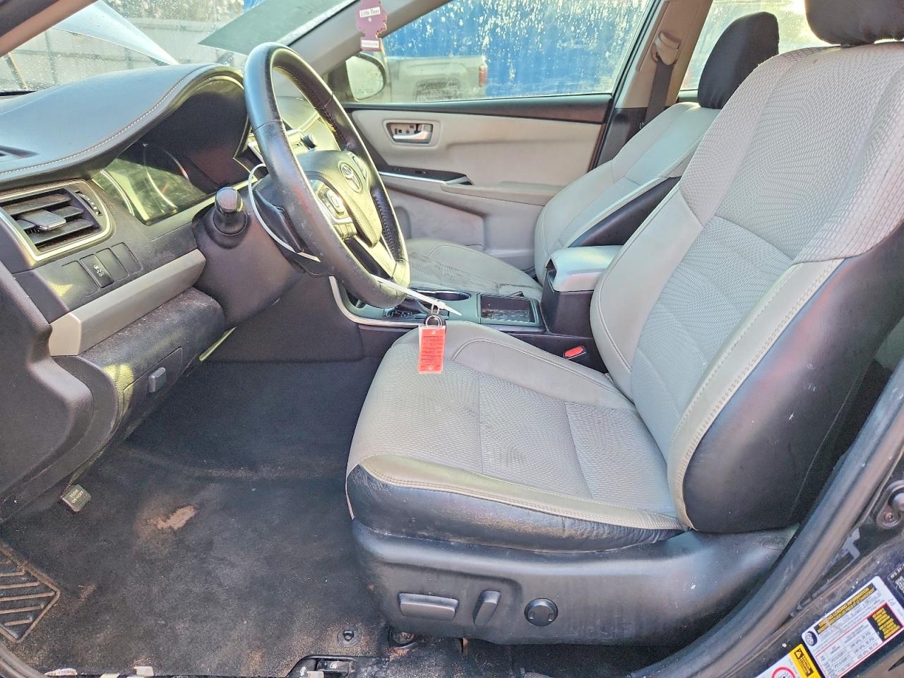 2017 TOYOTA CAMRY LE photo 7