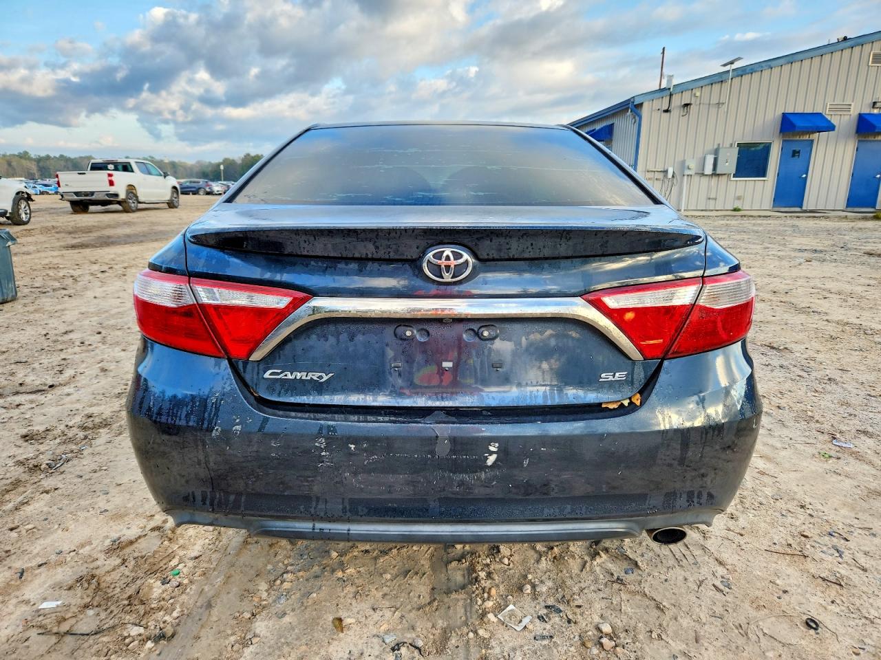 2017 TOYOTA CAMRY LE photo 6