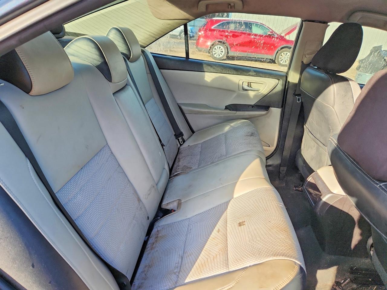 2017 TOYOTA CAMRY LE photo 10