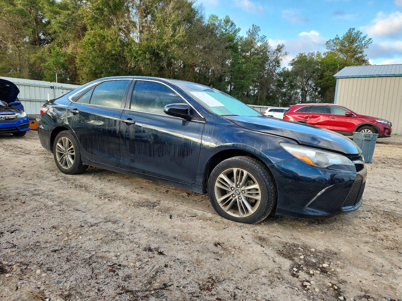 2017 TOYOTA CAMRY LE photo 4
