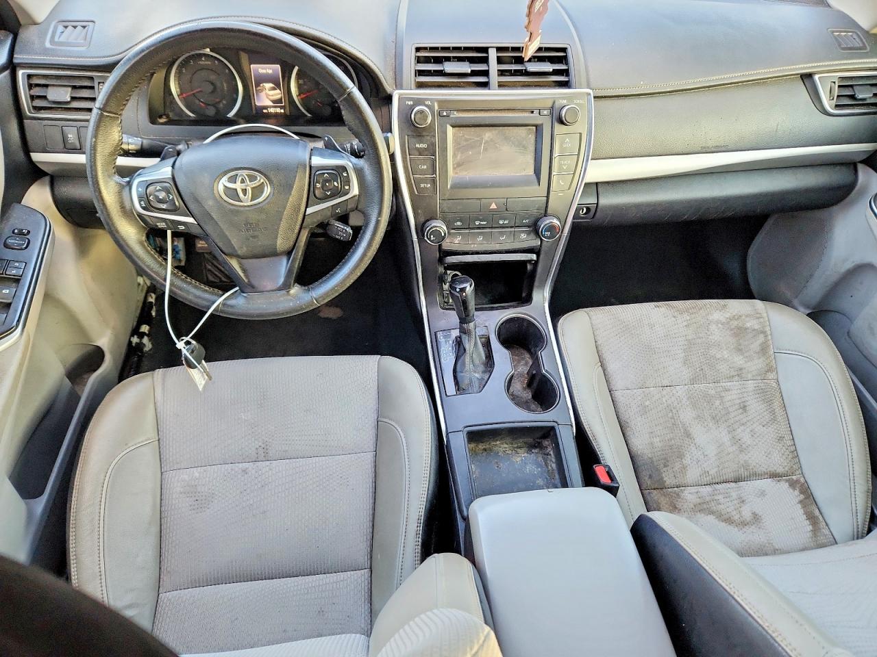 2017 TOYOTA CAMRY LE photo 8