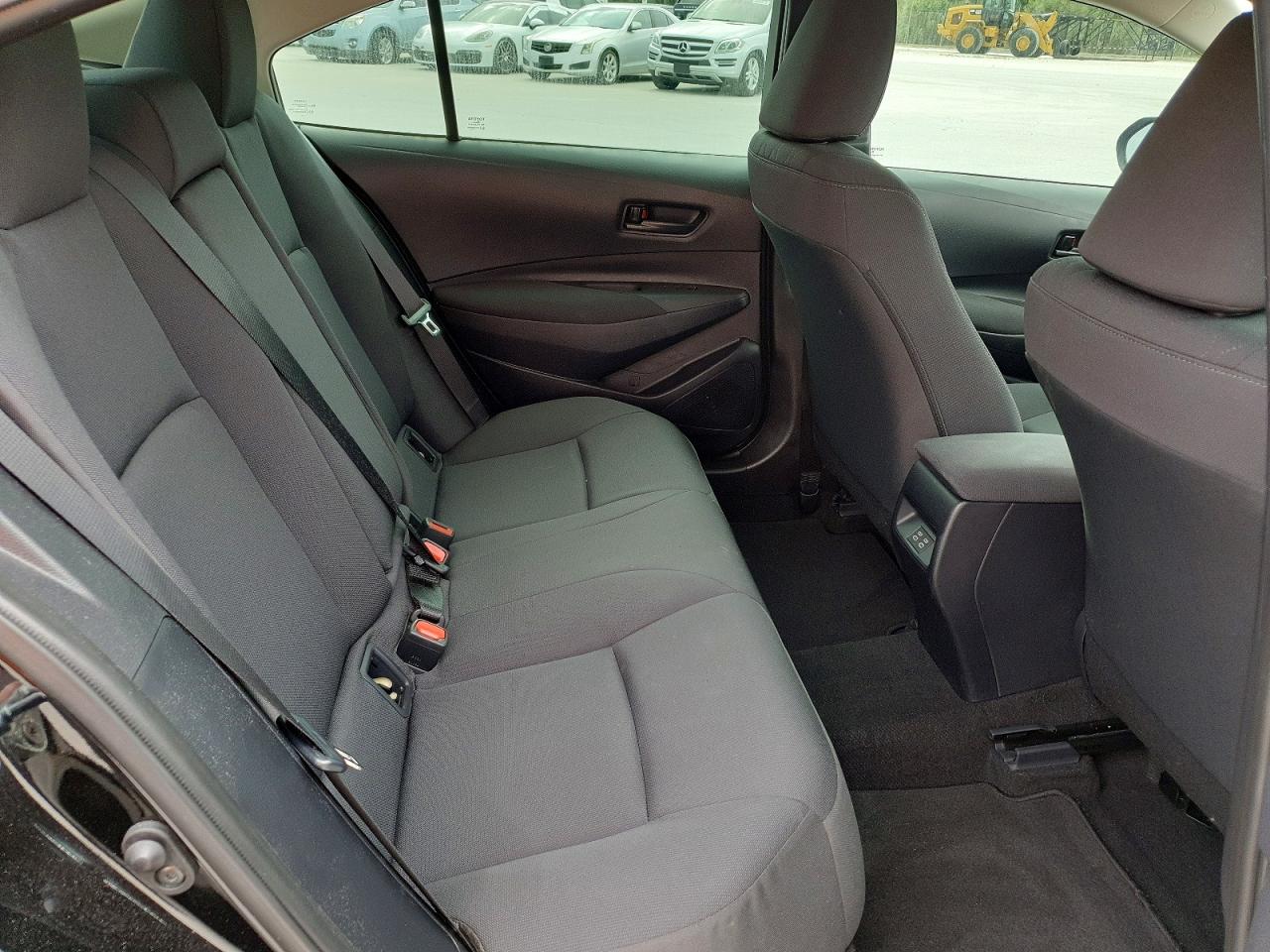 2025 TOYOTA COROLLA LE photo 10