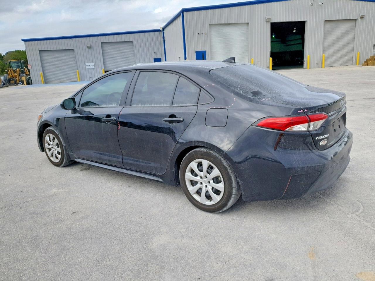 2025 TOYOTA COROLLA LE photo 2