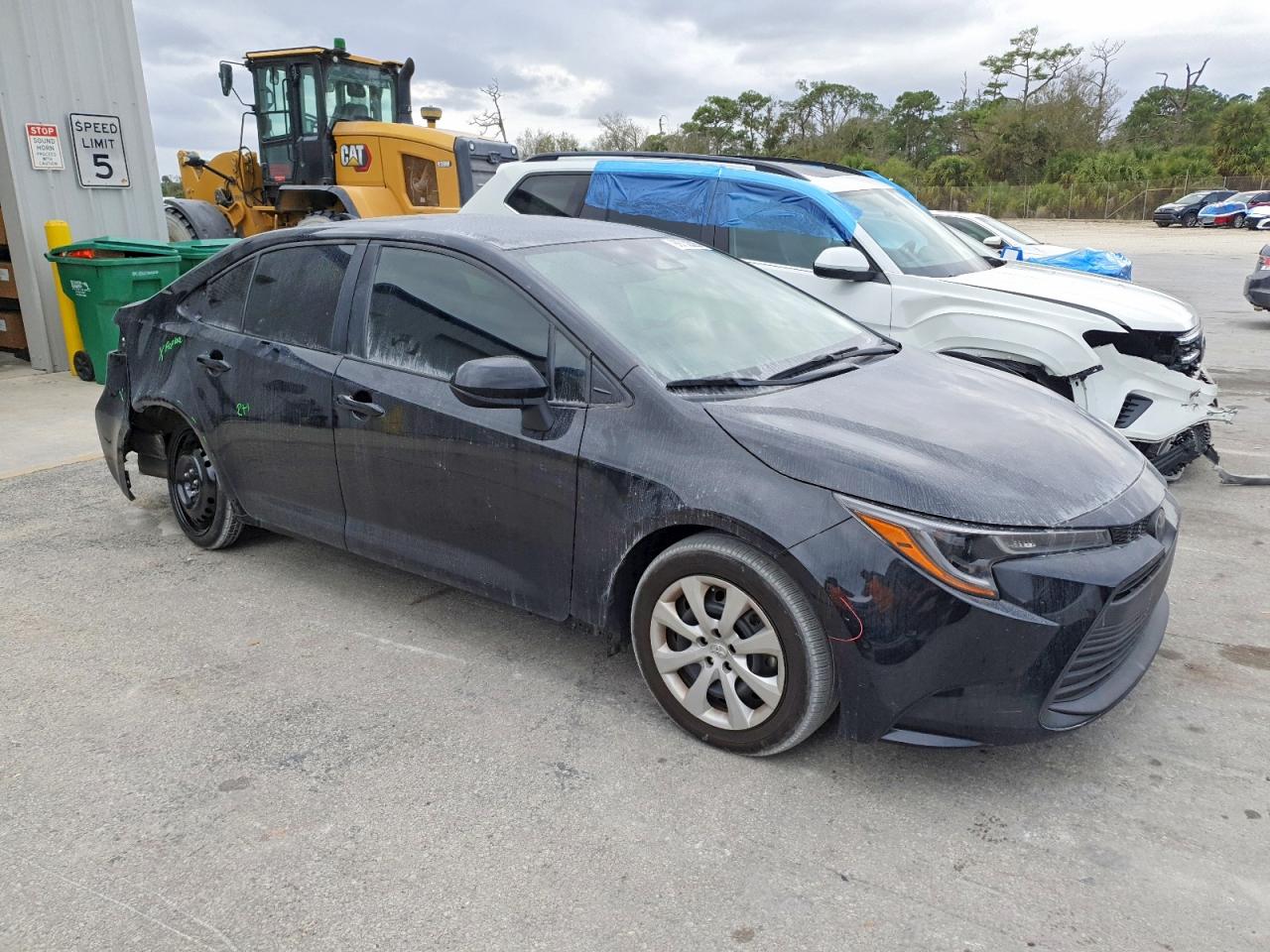 2025 TOYOTA COROLLA LE photo 4