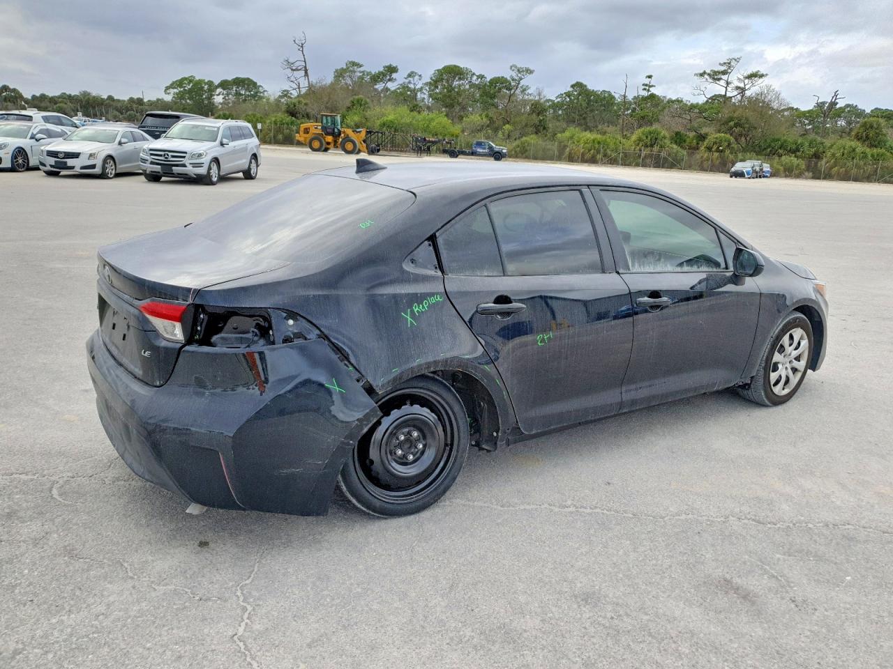 2025 TOYOTA COROLLA LE photo 3