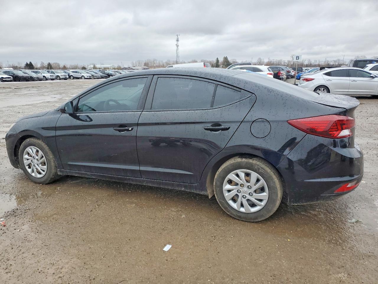 2019 HYUNDAI ELANTRA SE photo 2