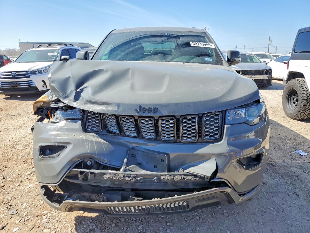 2020 JEEP GRAND CHEROKEE LAREDO photo 5