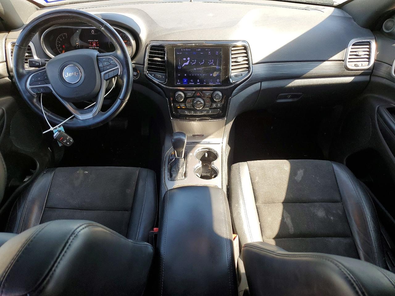 2020 JEEP GRAND CHEROKEE LAREDO photo 8